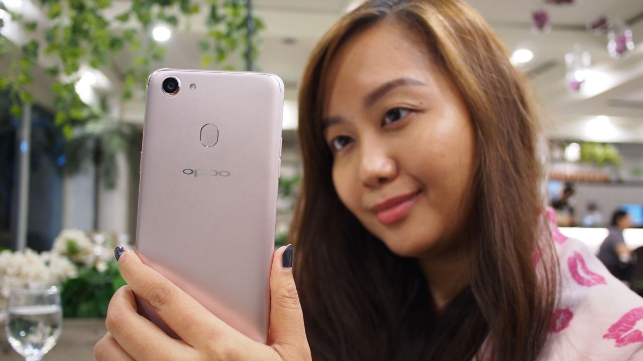 VIDEO: Oppo F5 Unboxing and Featurette